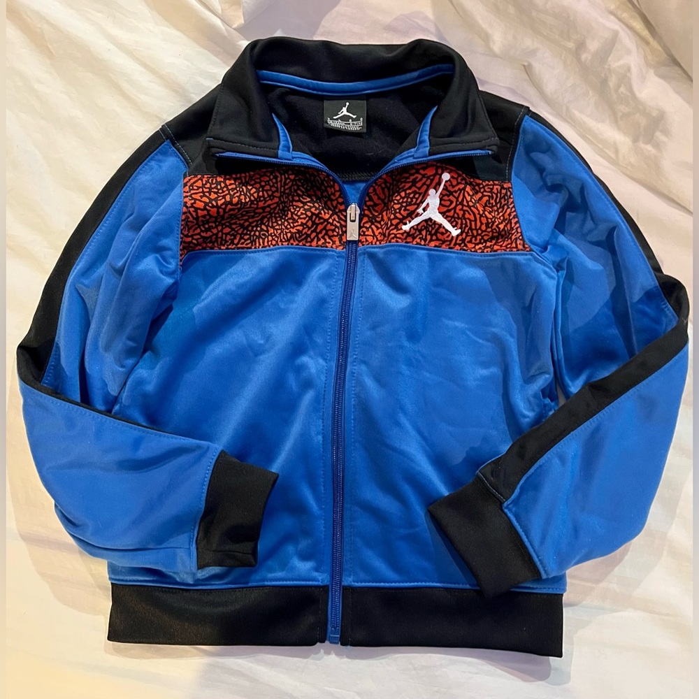 Jordan full zip jacket like new, unisex, sz 6/7 youth